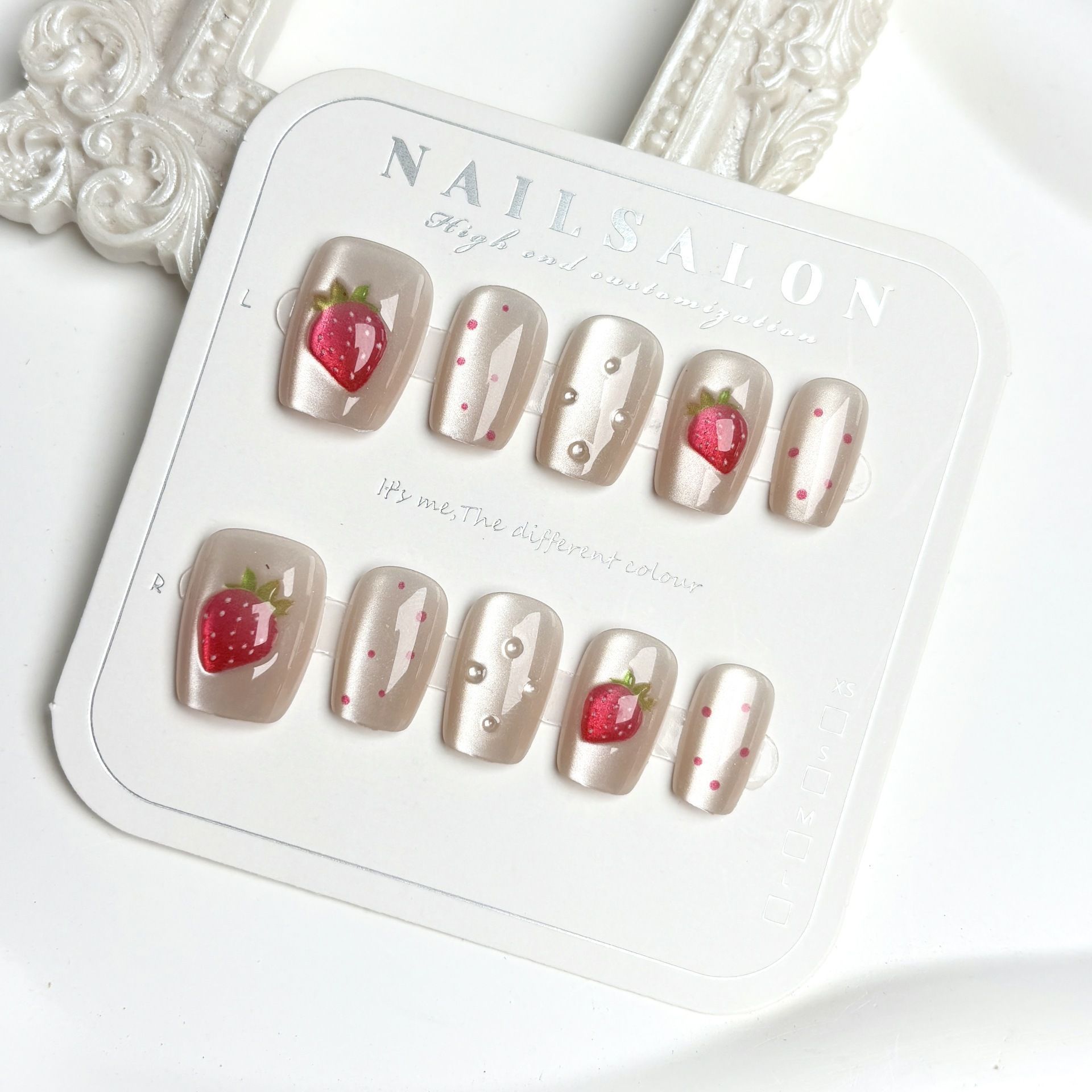 Nail Art Fake - 10 Buah Kuku Palsu Stroberi Buatan