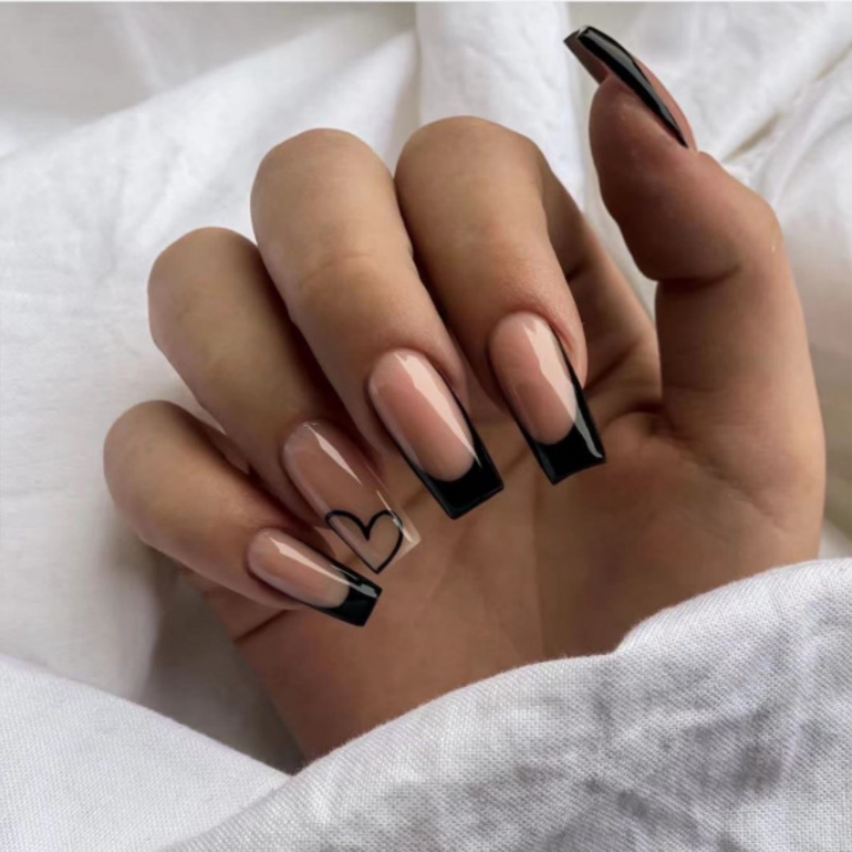 24pcs Set Kuku Palsu Hitam Gay - Nail Art Quirky ulasan dan harga